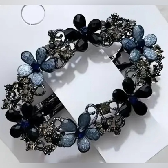 HAIR Barrette Elegant Vintage Rhinestone Flower Open Barrette Black and Blue - Picture 1 of 5